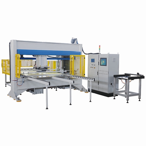 Automatic Digital Controlled Cutting Machine For Rolled Cloth Blanking